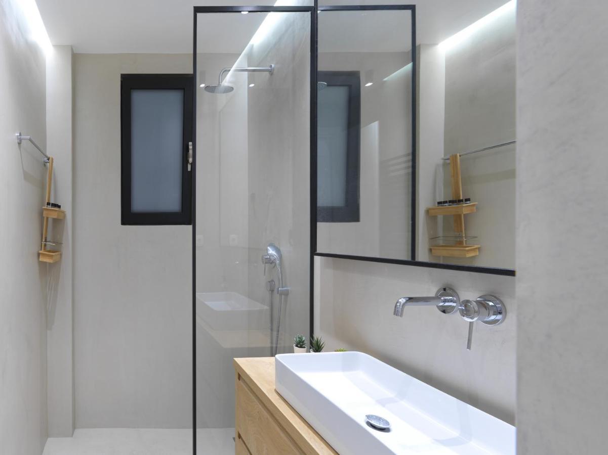 Fresh, New & Ready For You! Rnvtd Apt In Koukaki! アテネ エクステリア 写真